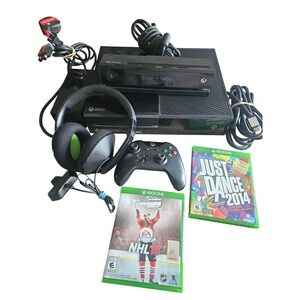 Microsoft Xbox One 500GB Black Console Bundle with Kinect Controller Games 1540